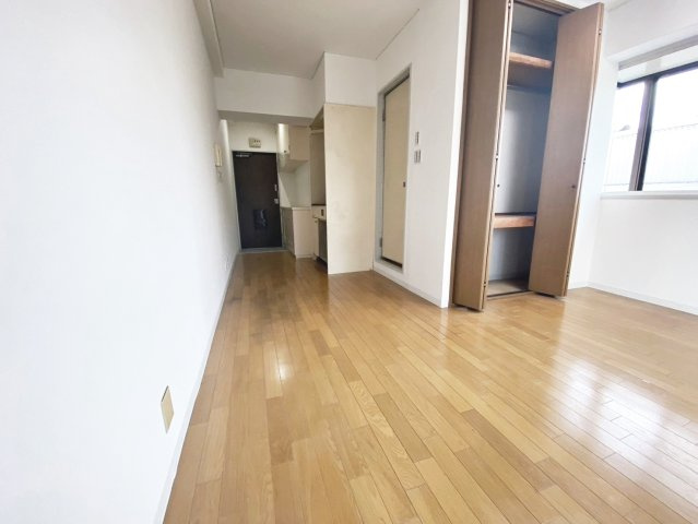 ジャルダン宝塚弐番館の居間・リビング