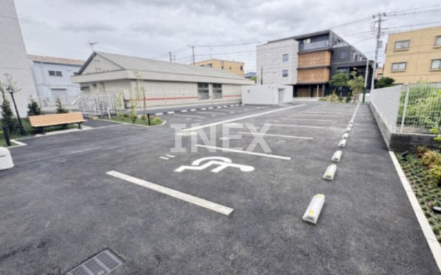 川崎市幸区小倉２丁目の賃貸マンションの駐車場
