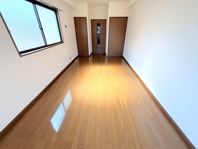 ドミール大藤の洋室