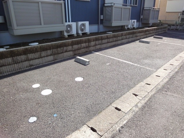 【駐車場】