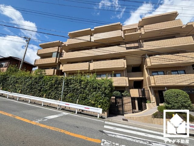 グラン・ドムール甑岩の外観