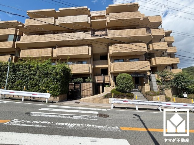 グラン・ドムール甑岩の外観