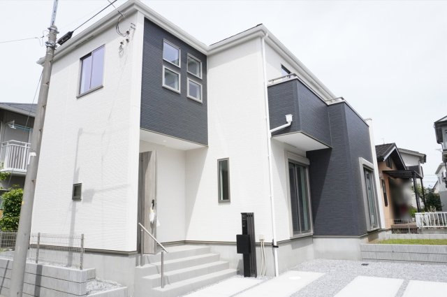 越谷市大字弥十郎 新築分譲住宅の外観