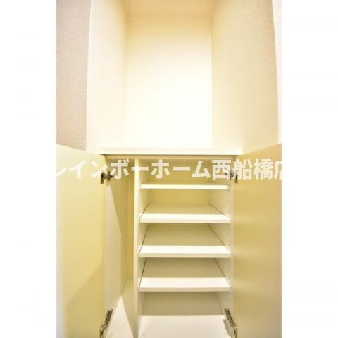 プライムレジデンス市川の玄関