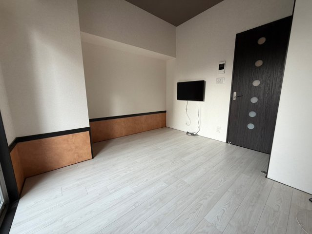 フォーリアライズ難波南ファーロの洋室