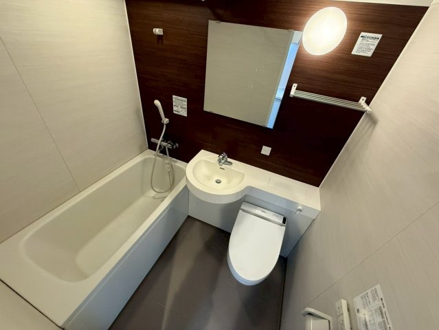 フォーリアライズ難波南ファーロの浴室