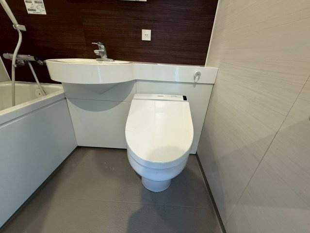 フォーリアライズ難波南ファーロのトイレ