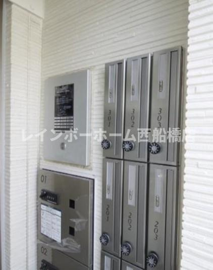 船橋市前原西４丁目のアパートのエントランス