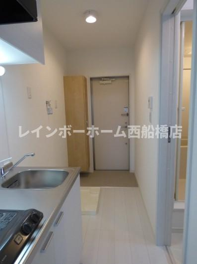船橋市前原西４丁目のアパートの玄関