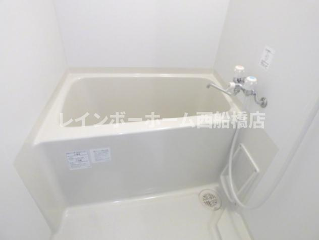 船橋市前原西４丁目のアパートの浴室