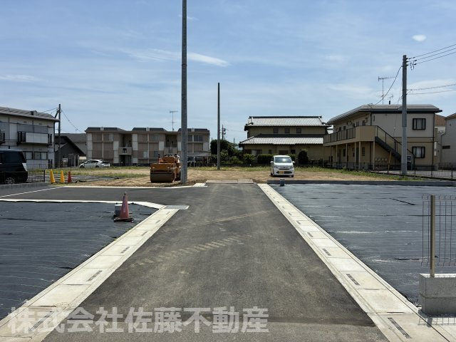 【分譲地】北鴻巣駅4分・50坪の整形地の前面道路含む現地写真