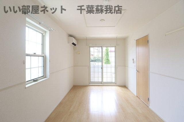 グランメルⅡの寝室|広くて明るい寝室