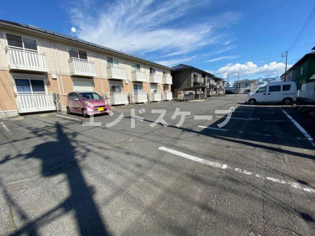 ローレルコート　Ⅲの駐車場|高崎、前橋、伊勢崎エリアのお部屋探しはエンドスケープまで！お客様の理想お聞かせ下さい♪