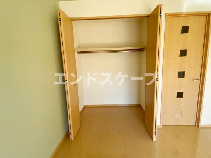 ローレルコート　Ⅲの収納|高崎、前橋、伊勢崎エリアのお部屋探しはエンドスケープまで！お客様の理想お聞かせ下さい♪