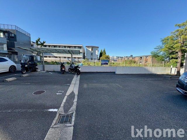 アーク福西の駐車場