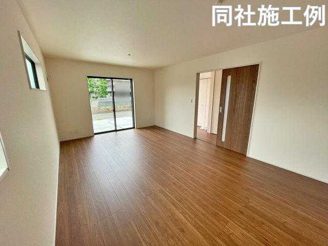 新築戸建　リーブルガーデン曽我部町南条宮田筋の居間・リビング|同社施工例