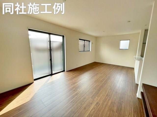 新築戸建　リーブルガーデン曽我部町南条宮田筋の居間・リビング|同社施工例