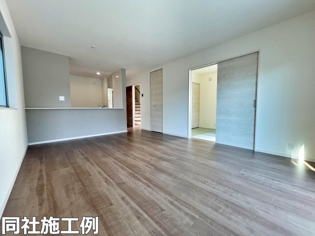 新築戸建　リーブルガーデン曽我部町南条宮田筋の居間・リビング|同社施工例