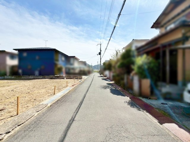 新築戸建　リーブルガーデン曽我部町南条宮田筋の前面道路含む現地写真|現地写真
