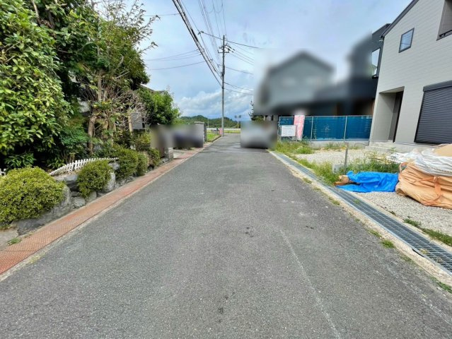 新築戸建　リーブルガーデン曽我部町南条宮田筋の前面道路含む現地写真|7/17現地写真
