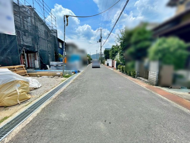 新築戸建　リーブルガーデン曽我部町南条宮田筋の前面道路含む現地写真|7/17現地写真