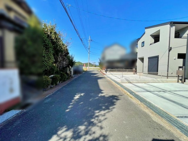 新築戸建　リーブルガーデン曽我部町南条宮田筋の前面道路含む現地写真|10/15現地写真