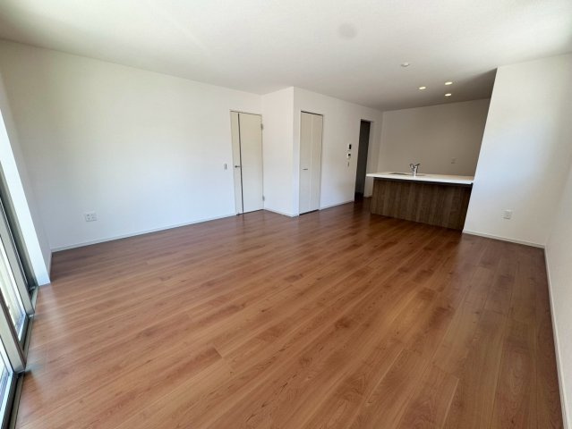 西京区上桂西居町　２号地の居間・リビング|＼見るだけ・聞くだけOK！／
資料請求はオレンジボタンより♪お電話もお気軽におかけください！