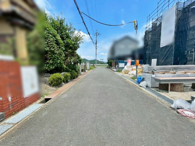新築戸建　リーブルガーデン曽我部町南条宮田筋の前面道路含む現地写真|7/17現地写真