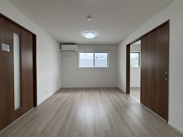 川崎市多摩区中野島４丁目のアパートの居間・リビング