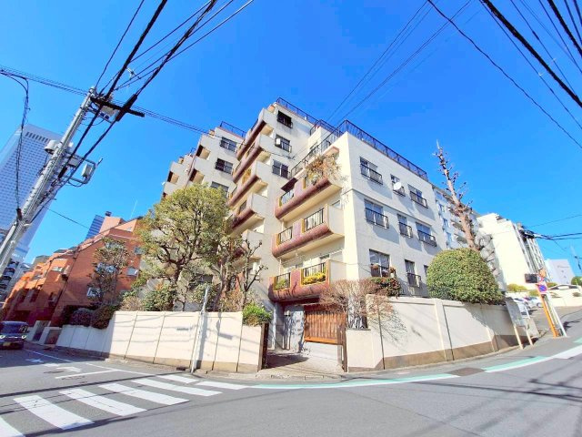 代々木グランドコーポラスの外観