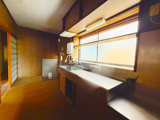 夏は海辺で海水浴♪銚子市長塚町中古住宅のキッチン