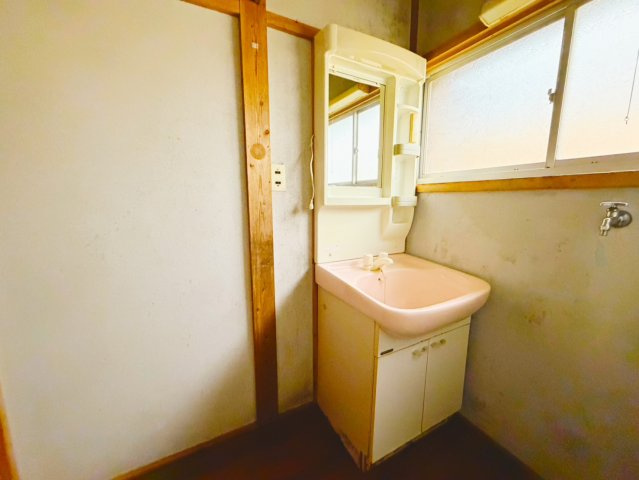 夏は海辺で海水浴♪銚子市長塚町中古住宅の脱衣所