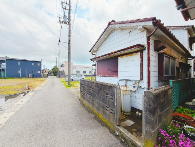 夏は海辺で海水浴♪銚子市長塚町中古住宅の前面道路含む現地写真