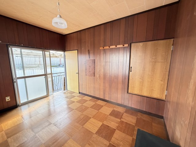 超充実している周辺施設♪佐野市浅沼町の洋室|落ち着いた色調の洋室です