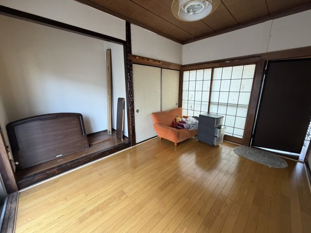 超充実している周辺施設♪佐野市浅沼町の洋室|明るい洋室です