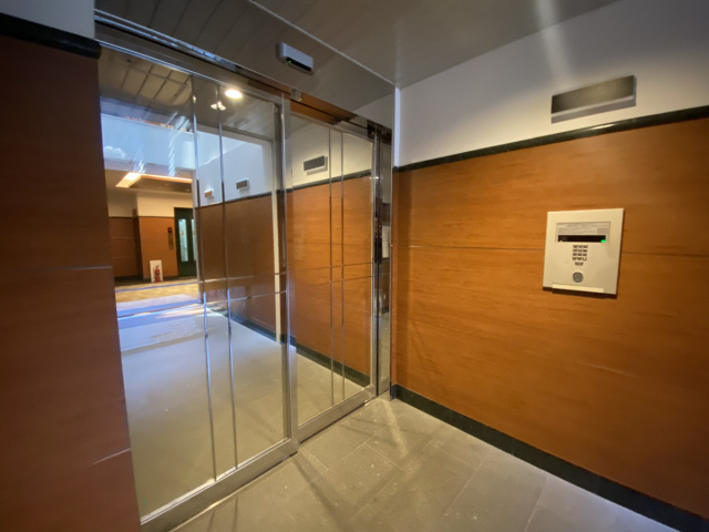 芦屋CUBE山手のエントランス