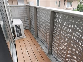 広島市安佐北区三入２丁目のアパートのバルコニー