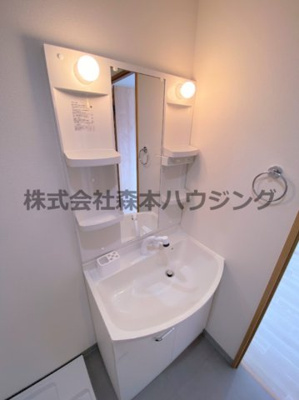 【独立洗面台】 | 　サニーコート | 独立洗面台あり、毎朝おしゃれに忙しい女性の方におすすめです
