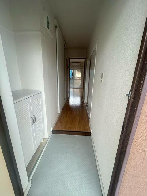 川崎市多摩区栗谷３丁目の賃貸マンションの玄関