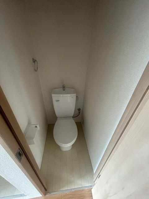 川崎市多摩区栗谷３丁目の賃貸マンションのトイレ