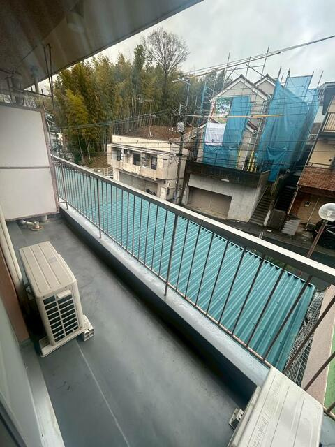 川崎市多摩区栗谷３丁目の賃貸マンションのバルコニー