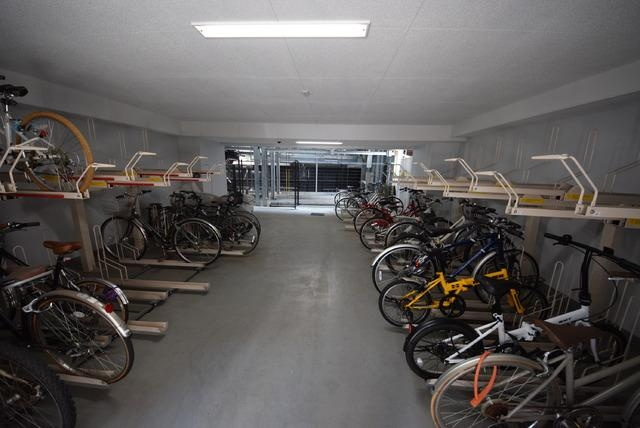 パークアクシス横浜反町公園のその他共用部分|屋根付き駐輪スペース付き♪