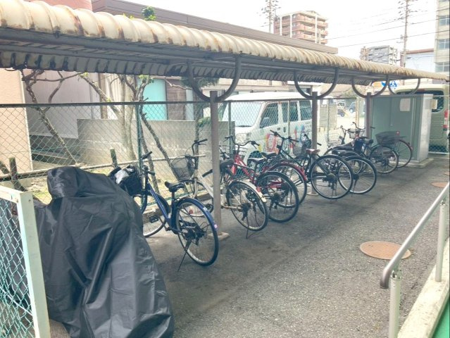 ロイヤルマンション新下関の駐輪場|サイクルポート付きの駐輪場です！