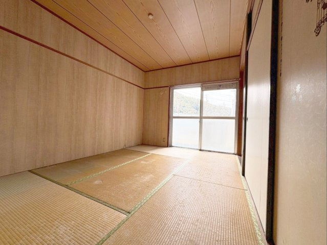 ロイヤルマンション新下関の和室|客間や書斎などにも使える多目的な和室！