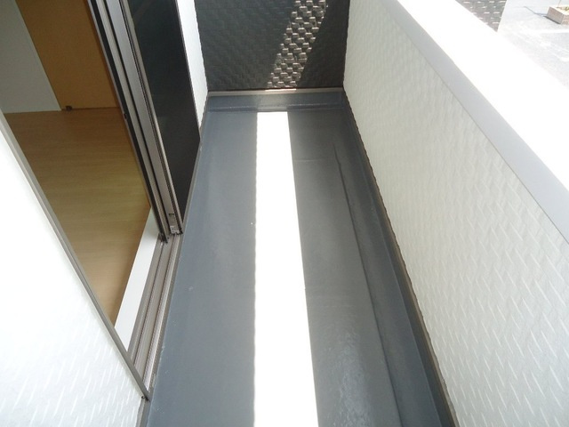 熊本市南区良町５丁目のアパートのバルコニー