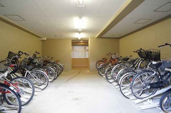 エスティメゾン亀戸のその他共用部分|自転車置場は2階です♪
