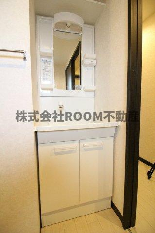 ヴァレンティノの独立洗面台|朝の支度にも助かる、独立の洗髪洗面化粧台