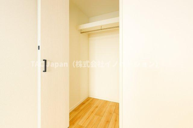 第二お花茶屋ダイヤモンドマンションの収納|生活感をさりげなく隠す収納スペースが、インテリアを美しく整え、空間に広がりとゆとりをもたらします。細部までこだわった設計が、上質で心地よい暮らしを実現します。