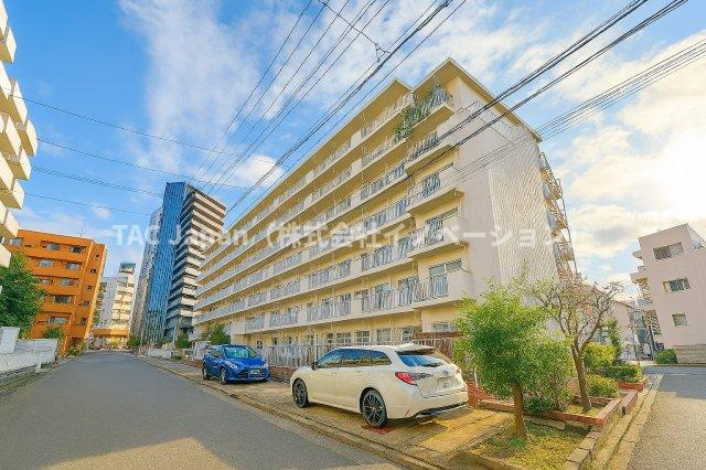 第二お花茶屋ダイヤモンドマンションの外観|洗練されたフォルムと落ち着いた色調が、街並みにやさしく溶け込む佇まい。帰るたびに、心がふっと和らぐ外観です。