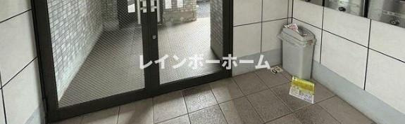 ウイングテラス前原のエントランス